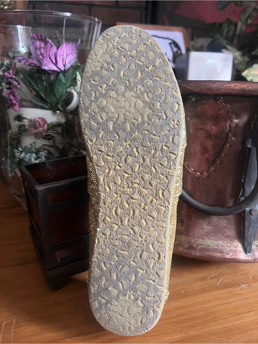 Gold glitter TOMS 7.5